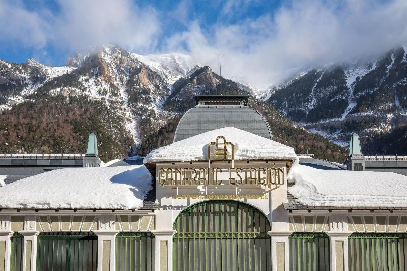 Canfranc Estacion Royal Hideaway Hotel Exterior foto