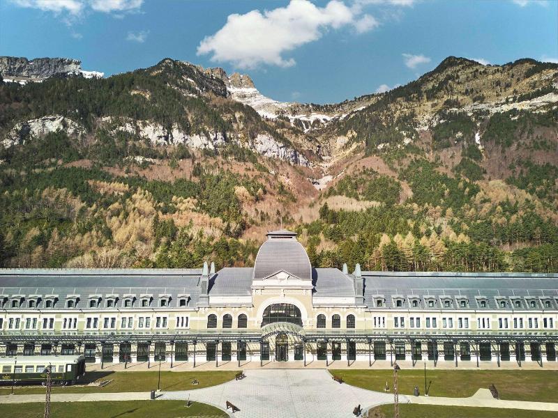 Canfranc Estacion Royal Hideaway Hotel Exterior foto